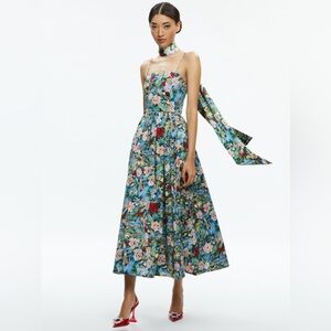 NWT Alice and Olivia Glynis Floral Dress size 6